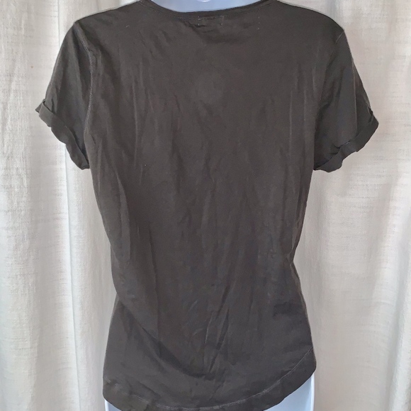 NWOT- Splendid Cuffed V-Neck Tonal Detail Tee!! - Picture 5 of 8